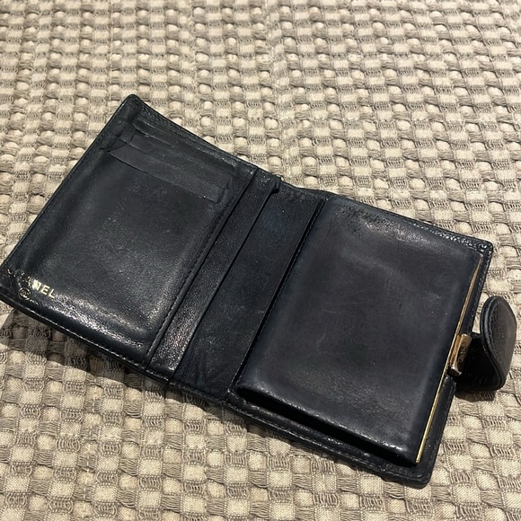 Chanel Wallet - Picture 2 of 6